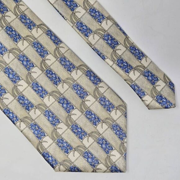 LANVIN PARIS SILK TIE BLUE GRAY SILVER GEOMETRIC FLORAL SMOOTH SATIN 4" X 57" - Picture 1 of 2